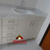 Pia de banheiro em granito e cuba embutida